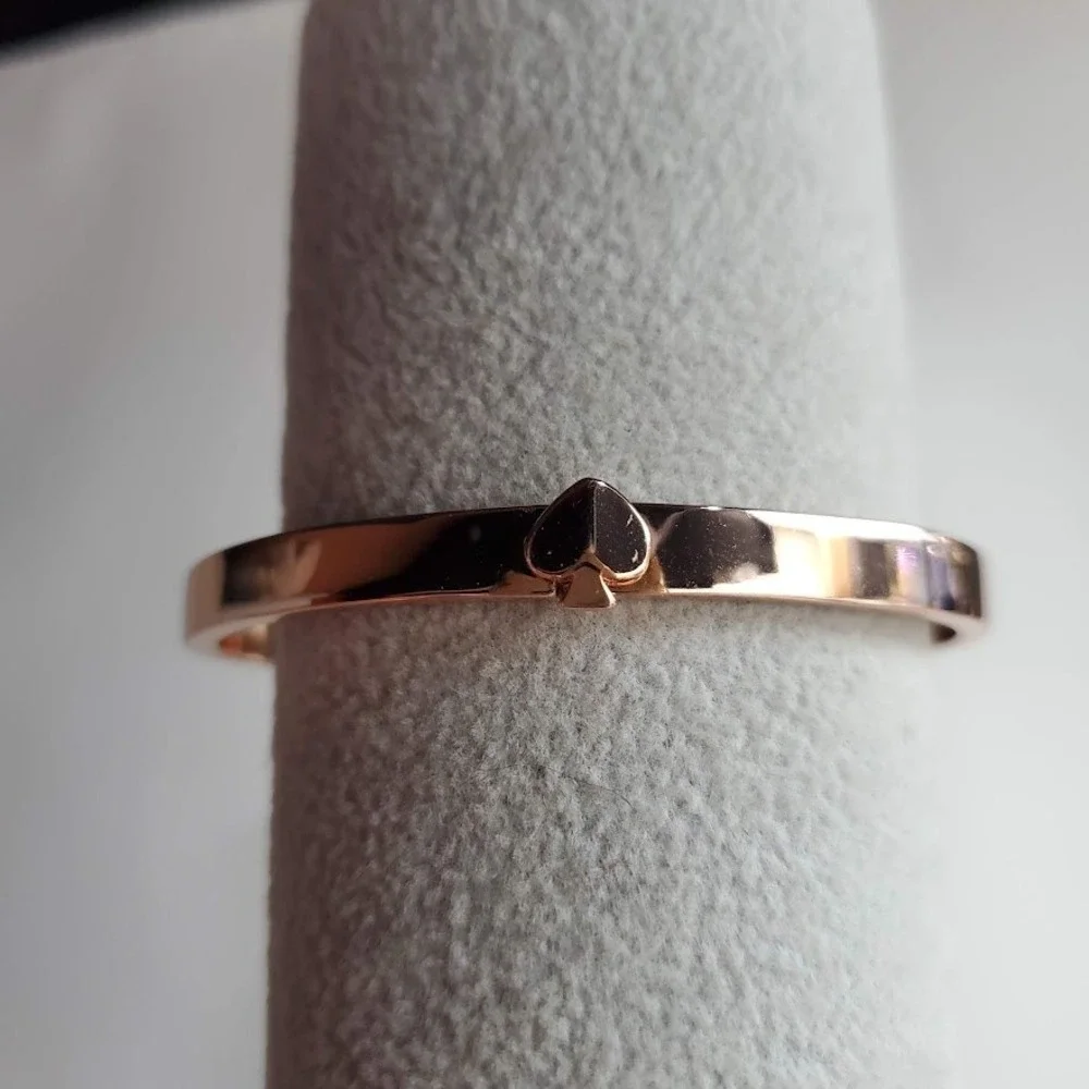 Kate Spade Heritage Spade Rose Gold Tone Hinged Bangle Bracelet Logo - Picture 2 of 8